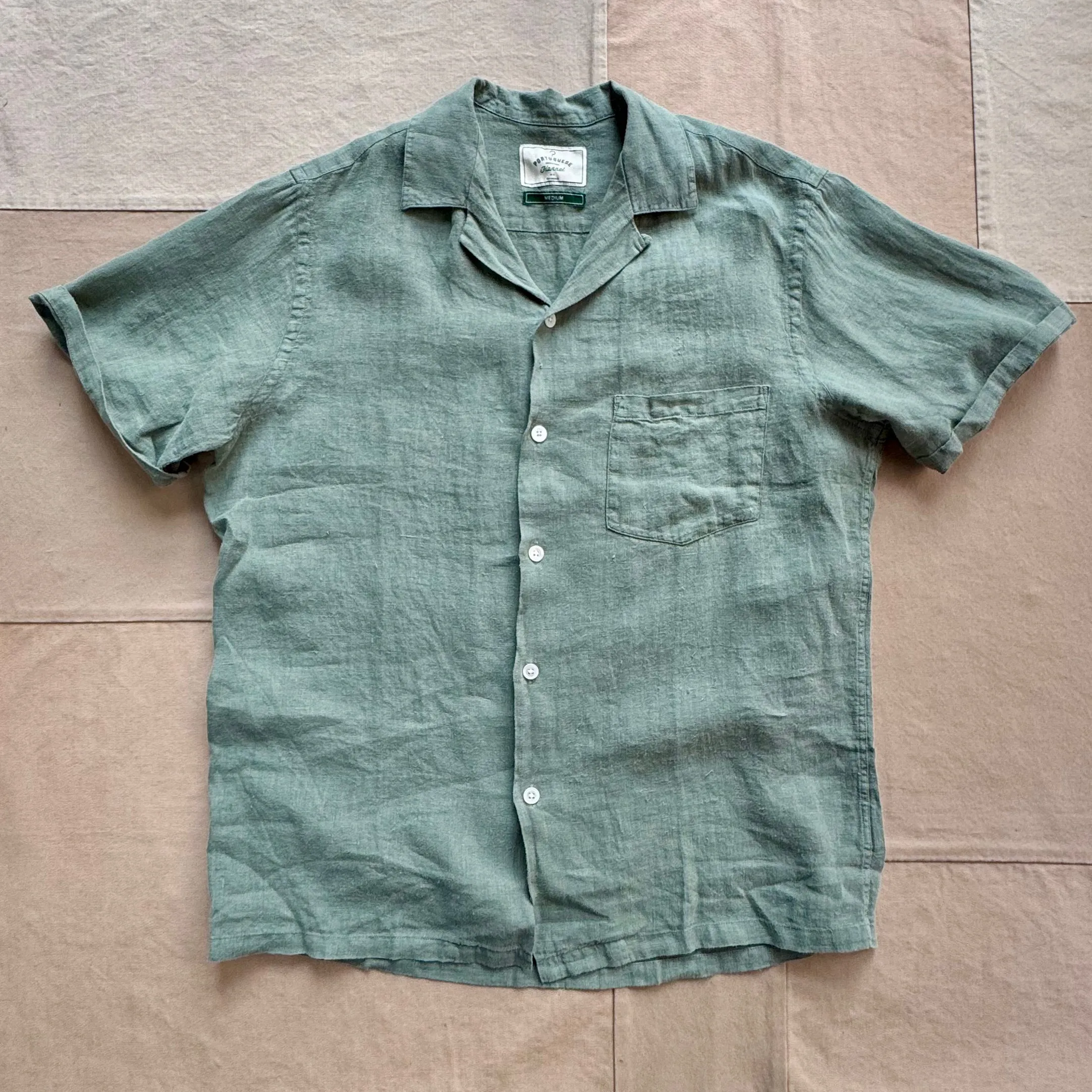 Linen Camp Collar. Dry Green